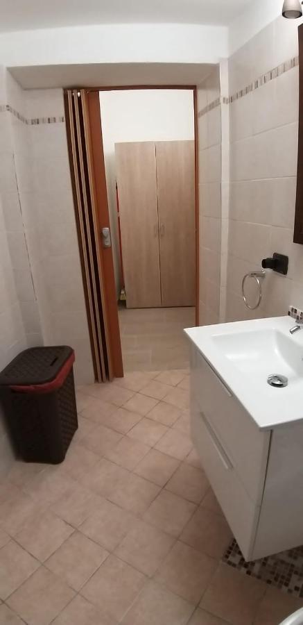 Marianna Casa Vacanza Azzate Екстериор снимка