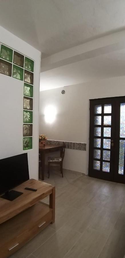 Marianna Casa Vacanza Azzate Екстериор снимка