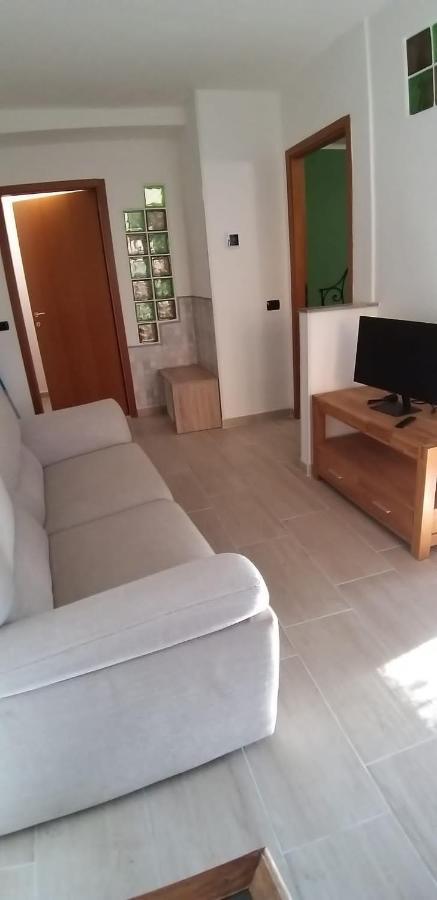 Marianna Casa Vacanza Azzate Екстериор снимка